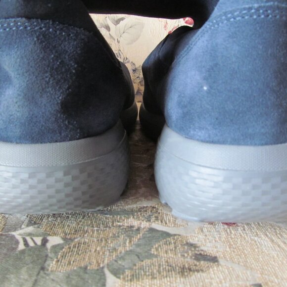 Skechers Gogamat Boots Women’s 10 Blue Suede Faux Fur Lining Excellent Condition - Picture 8 of 16